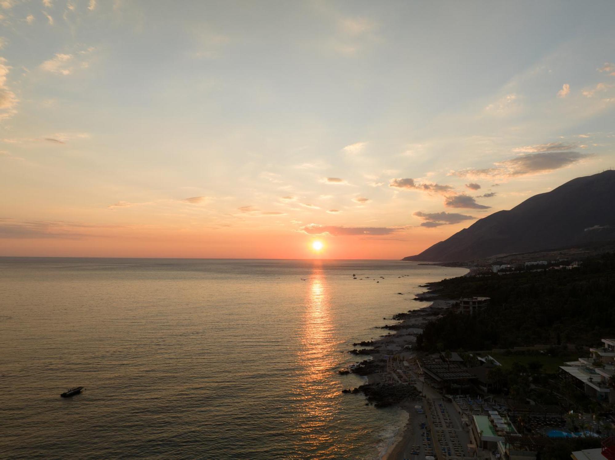 Beyond A Luxury Boutique Hotel Dhermi Ngoại thất bức ảnh
